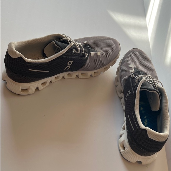 On Cloud Men’s Cloud Running Shoes Grey White Size 11 Swiss Engineering EUC - Picture 8 of 9